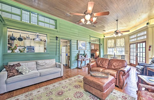 Glen Rose House | The Lilly House: Historic Glen Rose Home w/Porch!