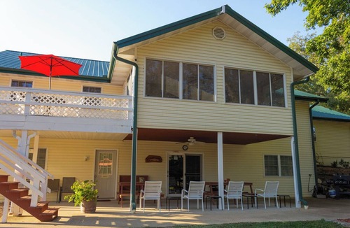 Norfork Ski Chalet | "The Lodge" GREAT FOR GROUPS & Walk-in Norfork River Access in Norfork, AR