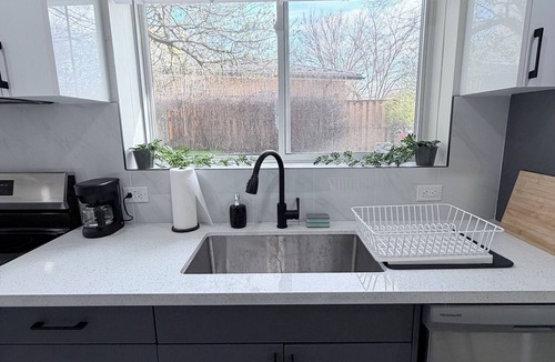Rosemount Apartment | The Luxe Studio - Comfortable and Affordable Stay