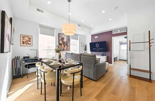 Grange Park Hotel | The McCaul | Spacious Suite Near Chinatown