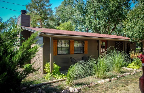 Palisades Bed & Breakfast | The Mesquite Cabin at Starlight Canyon Bed & Breakfast