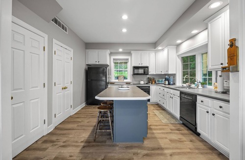 Middlesex House | The Overlook: Unforgettable Sunsets | Hot Tub | Sweeping Lake Views