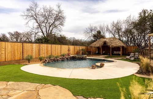 Valley View House | The Paradise - glamp with us and explore the wild side at Oak Meadow Ranch!