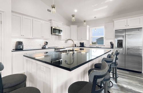Hackberry House | The Redfish Lodge