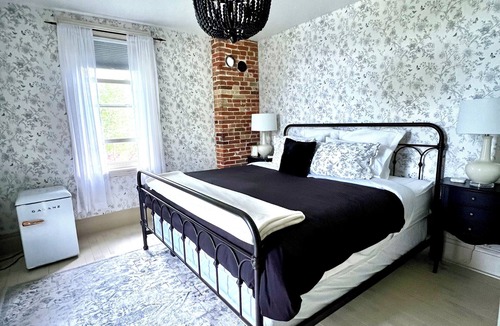 Coboconk House | The Saucy Willow Inn and Cottages