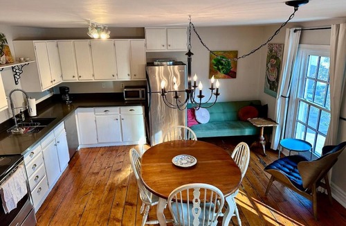 Port Hope Apartment | The Walton Cozy and Charming, Steps to Downtown