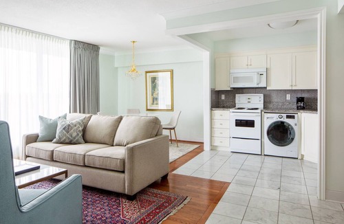 Port Credit Hotel | The Waterside Inn