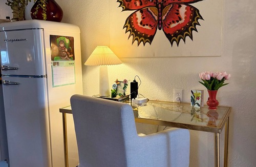 Eureka Springs Apartment | The Wing - luxurious king suite tiny studio home!