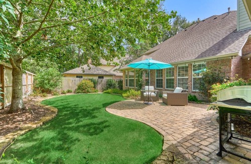 Alden Bridge House | The Woodlands 4BR Executive Retreat - EV, Baby & Pet Friendly, Near Hospitals
