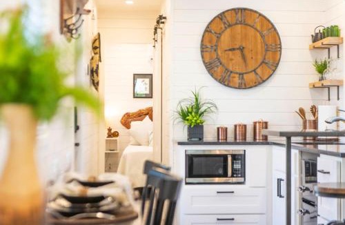 Waco House | The Woods- Container Tiny House 12 min to Magnolia/Baylor/Downtown