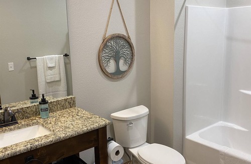 Kingston Hotel | The Woods Lodging
