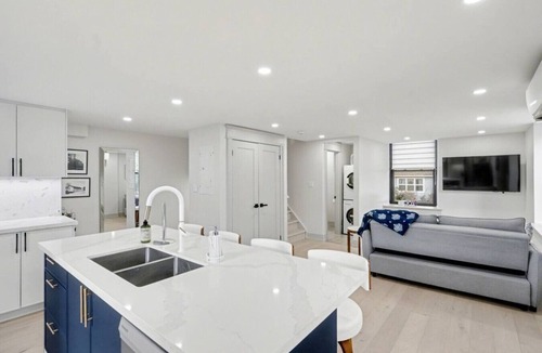 Salem Villa | The Wynford Dreamy Capri Suite