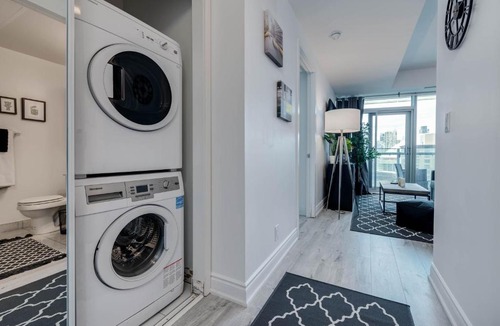 Toronto Entertainment District Apartment | The York Suites
