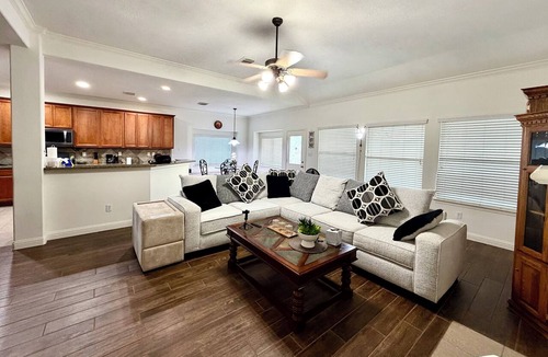 Barker House | This is a spacious house with 5 bedrooms and 2.5 bathrooms. many amenities