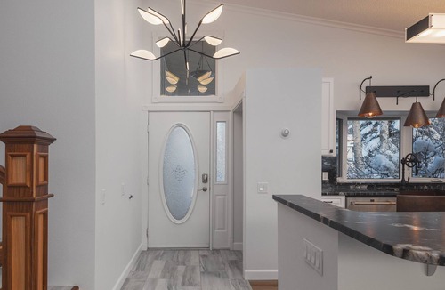 Old Seward - Oceanview House | Three King Suite