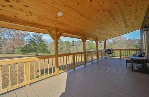Mena House | Three Oaks In Beautiful Mena Arkansas