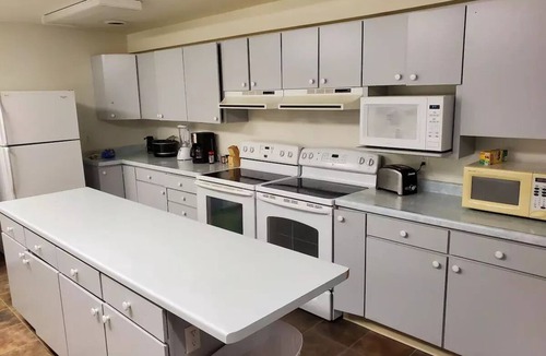 Boyd County Cabin | Three Rivers Lodge Room #9