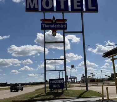 Hillsboro Hotel | Thunderbird Motel Hillsboro