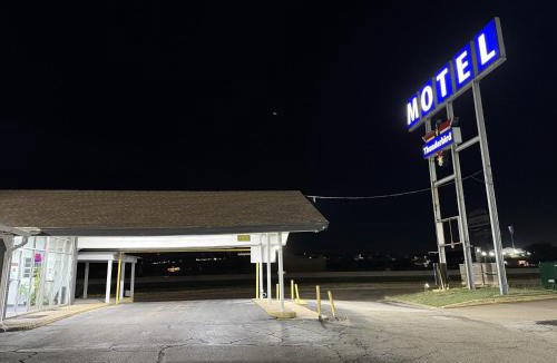Hillsboro Hotel | Thunderbird Motel Hillsboro