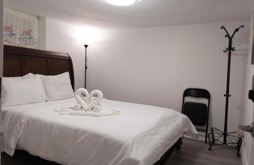 Bridlewood House | Tidy Private Rooms with Full Kitchen