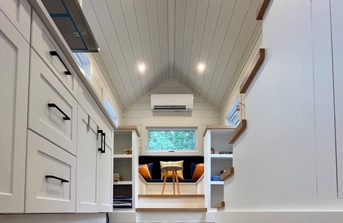 Bobcaygeon Cabin | Tiny Home on 52 Acre Property