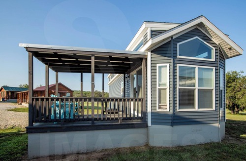 Hamilton Cabin | Tiny Home with AC in charming Hamilton cabin 15