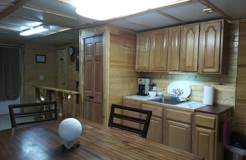 Copperville Cabin | Tonsina Creek Whispers Lodge Waterfront Paradise with Kitchen Full Bath & Wi-Fi