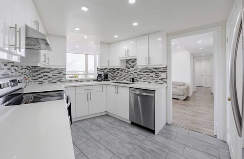 Rathwood Condo | Top Luxury ~ Condo ~ Mississauga ~ Pool ~ Gym