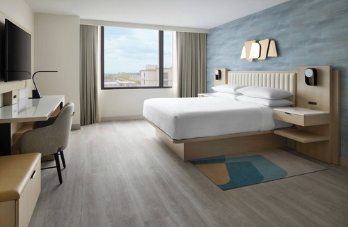 Etobicoke Hotel | Toronto Airport Marriott Hotel