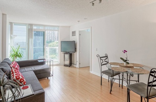Toronto Entertainment District Condo | Toronto DT waterfront lakeview unit, minute walk to CN Tower, Convention Center,