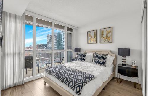 CityPlace Apartment | Toronto Harbourview Suites with free parking