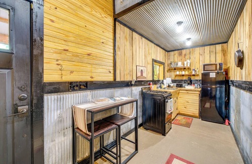 Powell Apartment | Trails & Creek Access! Alexis Triple Nichols Cabin
