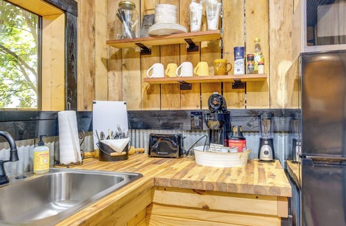 Powell Apartment | Trails & Creek Access! Alexis Triple Nichols Cabin