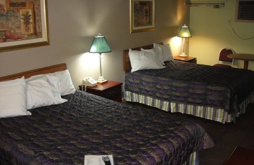 South Hutchinson Hotel | Trails West Motel