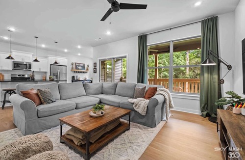 Bella Vista House | Trailside Home | Back 40 + OZ Trails Access