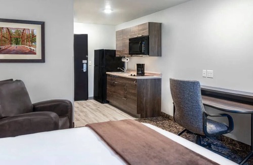 St. Joseph Hotel | Tranquil 2-Room Retreat w/Full Kitchen Near Pony Express & Museums