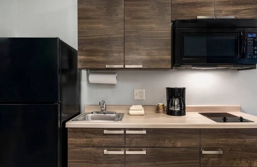 St. Joseph Hotel | Tranquil and Relaxing Stay at 4 - Room w/Kitchen Close to Local Attraction