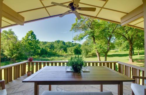 Hardy House | Tranquil Mid-Century Modern Cottage w/Forest View