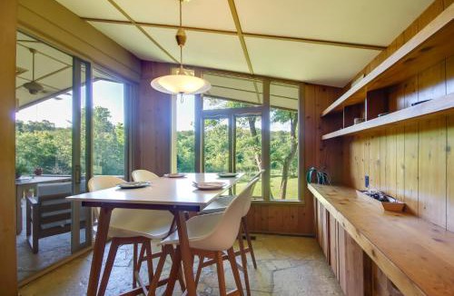 Hardy House | Tranquil Mid-Century Modern Cottage w/Forest View