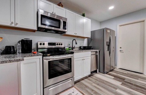 Klein Apartment | Tranquil Retreat in Spring, The Woodland & Houston
