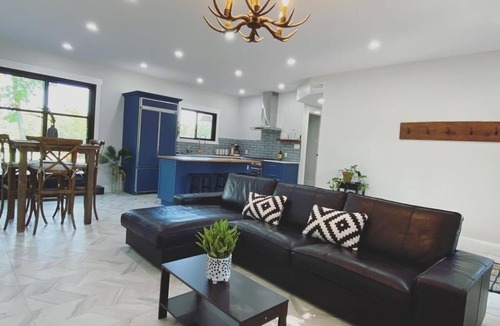 North Glengarry House | Tranquility Acres Farms Guest House with Spa