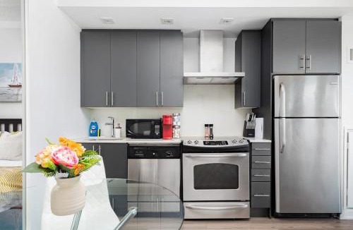 Humber Bay Apartment | Trendy 1BR Condo Steps to Toronto Waterfront