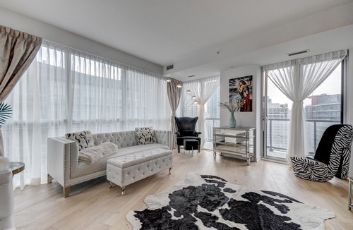 Niagara Apartment | Trendy 3 BD Condo KING ST. WEST heart of TO