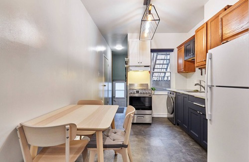 The Beaches House | Trendy Dixon Toronto Escape | Close to the Beach
