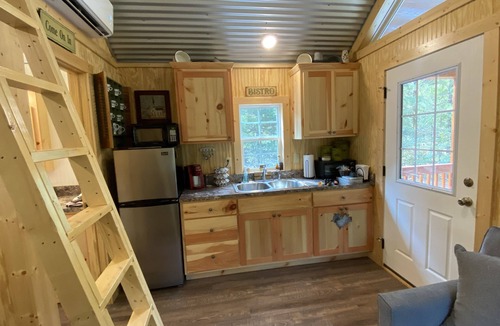 Quitman Cabin | TRINITY OAK OASIS CABIN: Spiritual Rtrt & Cntry MicroResort, Rest & Restoration