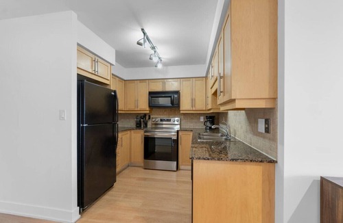 Fashion District Hotel | TwentyTO - Free Parking - 2 min to Rogers Centre