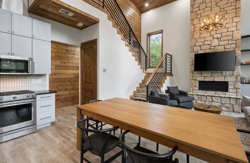 Broken Bow Cabin | Twin Cypress Luxury Cabin on the River in Broken Bow