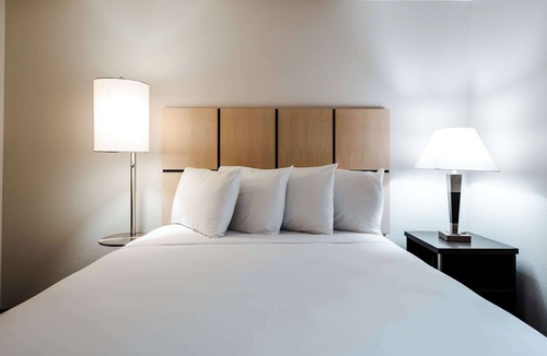 Fossil Creek Resort | Two Suites Queen Bed | Full Kitchen | Free Parking