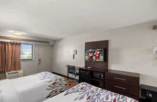 Irving Hotel | Ultimate Convenience near Six Flags & Stadiums! Free Shuttle, Parking | 4 Units