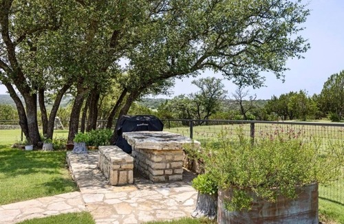 Glen Rose House | Ultimate Entertainment Getaway